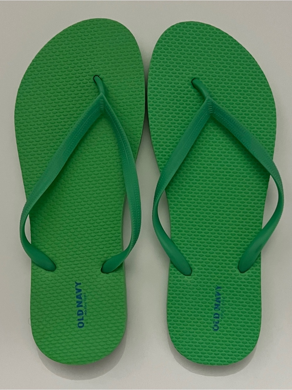 Women's Neon Green Old Navy
Flip Flop Size 9/10